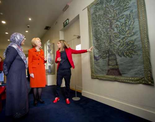 Nor Nasib, the Islamic Foundation of Ireland Amal Women’s Group, Sabina Higgins who officially opened the exhibition and Helen Barry, artist, Punctuation.