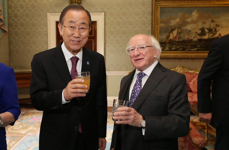 President Michael D. Higgins and United Nations Secretary General Ban Ki Moon enjoy a glass of freshly pressed Aras apple juice.