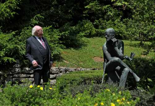 President visits James Joyce Foundation, followed by a visit to James Joyce’s grave in Flutern Cemetery