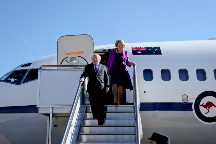 President and Sabina arrive at Canberra Airport, with full ceremonial honours