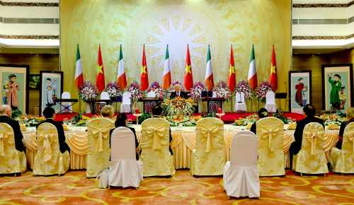 President and Sabina attend a State Banquet in their honour hosted by The President of Vietnam