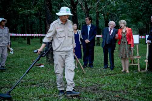 President visits Cluster Munition Remnant Survey Site