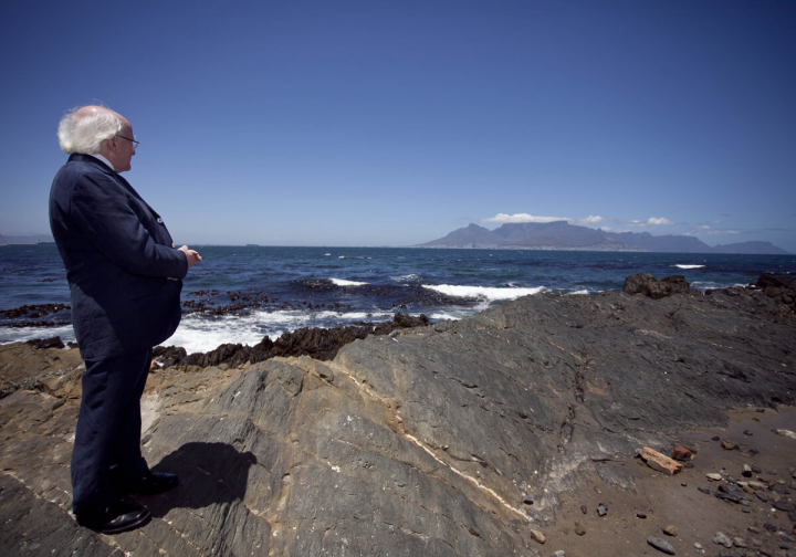 President visits Robben Island