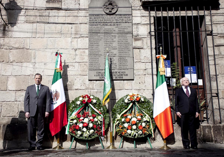 President lays a wreath at the Memorial to the Batallón de San Patricio, Mexico City