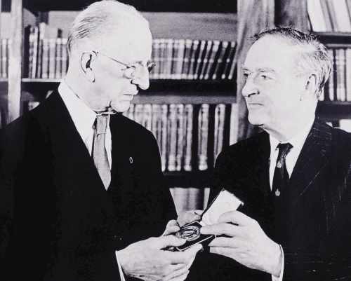 President De Valera presenting the Seal of office to Taoiseach Liam Cosgrave