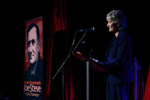 Freastalaíonn an tUachtarán Connolly ar Choiste Scoil Gheimhridh Joe Steve