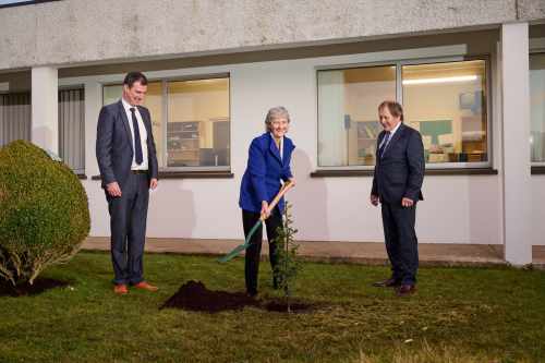 President Connolly visits RTÉ Raidió na Gaeltachta 
