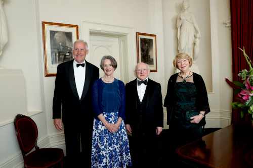 An tUachtarán i láthair ag cruinniú lena Soilse, An tOllamh Ró-Onórach Kate Warner AC, Gobharnóir…