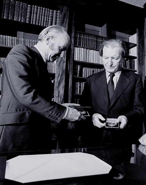 President Hillery presents seal of office to Taoiseach Charles J Haughey