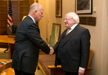 President Higgins visits the State Capitol, Sacramento, where he had an official meeting with Mr Jerry Brown the
Governor of California.