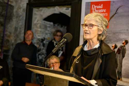 Freastalaíonn an tUachtarán Connolly ar chruinniú Druid chun deireadh a chur le hócáid comóradh 50 bliain a bhunaithe