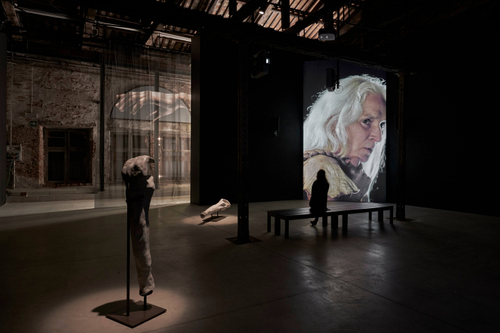 Cuairt an Uachtaráin ar Bhiennale na Veinéise 