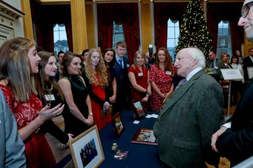 Gaisce - Gradaim Óir an Uachtaráin á mbronnadh ag an Uachtarán