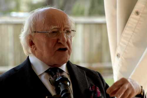 An tUachtaráin agus Sabina i láthair ag fáiltiú don diaspóra Éireannach