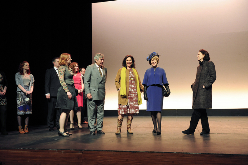 Mrs Sabina Higgins visiting RADA, The Royal Academy of Dramatic Art as part of the State Visit to the United Kingdom.
She is pictured with some performers including actor Fiona Shaw (right)